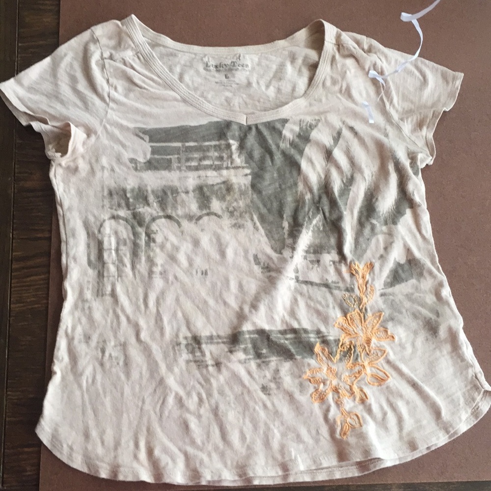 🏝Lucky Tee Beach Vibe Tan Super Cute-Just In! 🌺